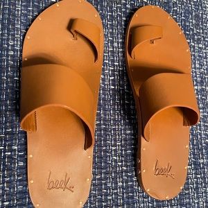 beek finch tan sandals